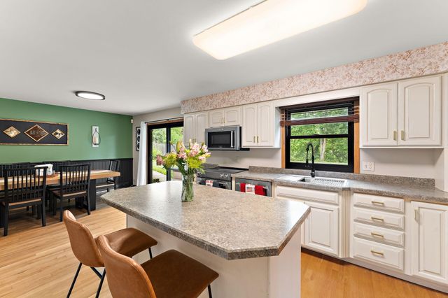 1261 Redbud Drive, Chesterton, IN 46304