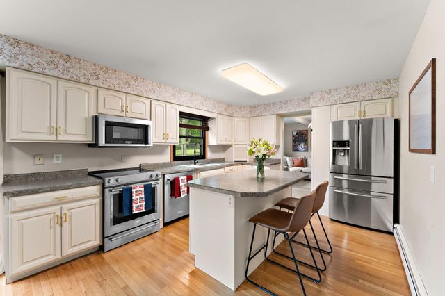1261 Redbud Drive, Chesterton, IN 46304