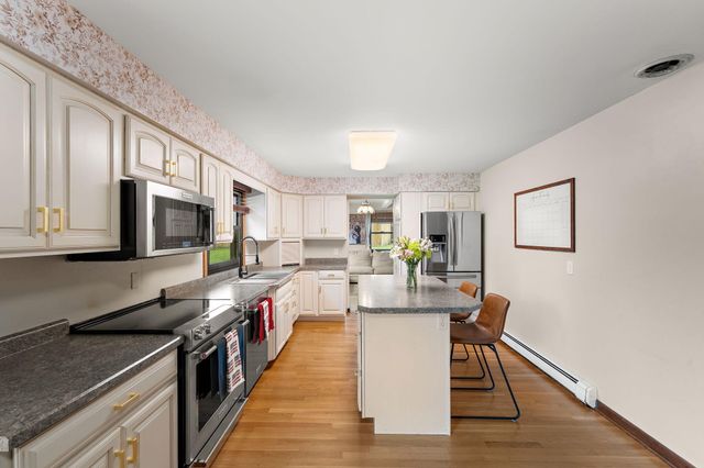 1261 Redbud Drive, Chesterton, IN 46304