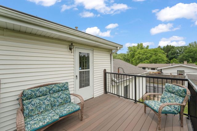 1261 Redbud Drive, Chesterton, IN 46304