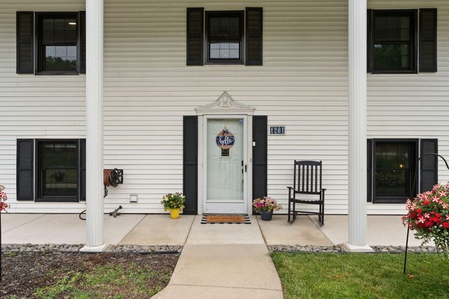 1261 Redbud Drive, Chesterton, IN 46304