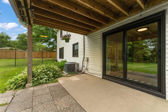 1261 Redbud Drive, Chesterton, IN 46304