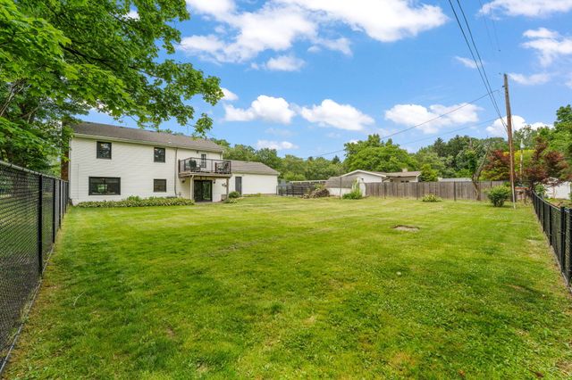 1261 Redbud Drive, Chesterton, IN 46304