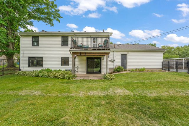 1261 Redbud Drive, Chesterton, IN 46304
