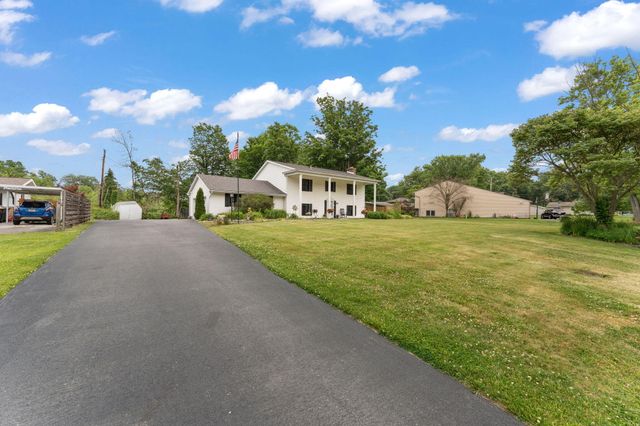 1261 Redbud Drive, Chesterton, IN 46304