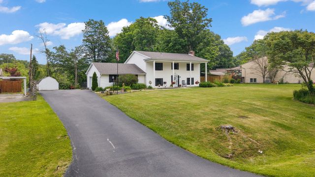1261 Redbud Drive, Chesterton, IN 46304