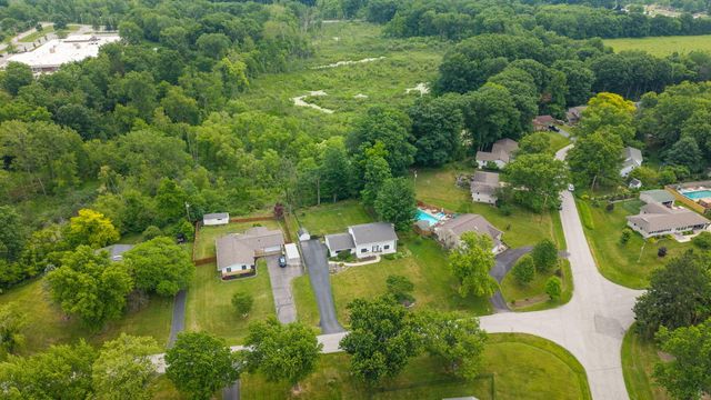 1261 Redbud Drive, Chesterton, IN 46304