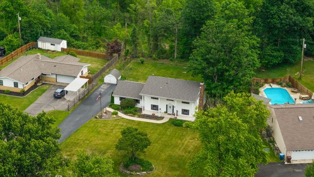 1261 Redbud Drive, Chesterton, IN 46304