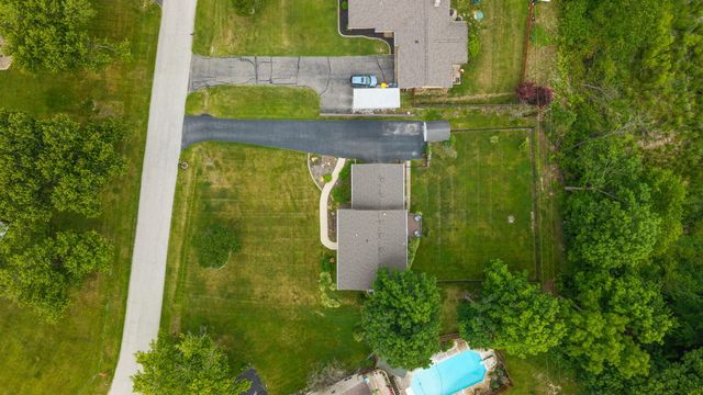 1261 Redbud Drive, Chesterton, IN 46304