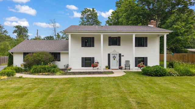 1261 Redbud Drive, Chesterton, IN 46304