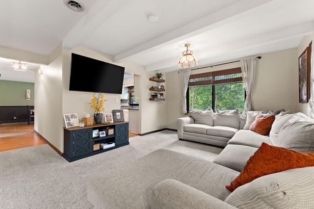 1261 Redbud Drive, Chesterton, IN 46304