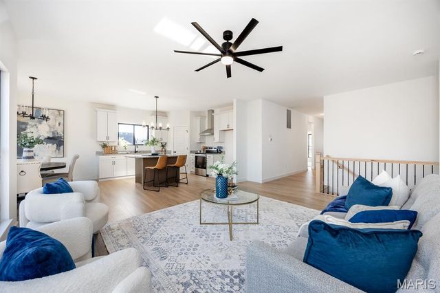 199 Grand View Hills Lane, Edwardsville, IL 62025