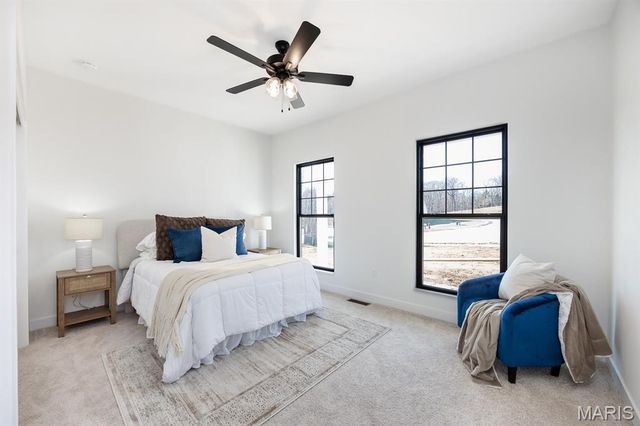 199 Grand View Hills Lane, Edwardsville, IL 62025