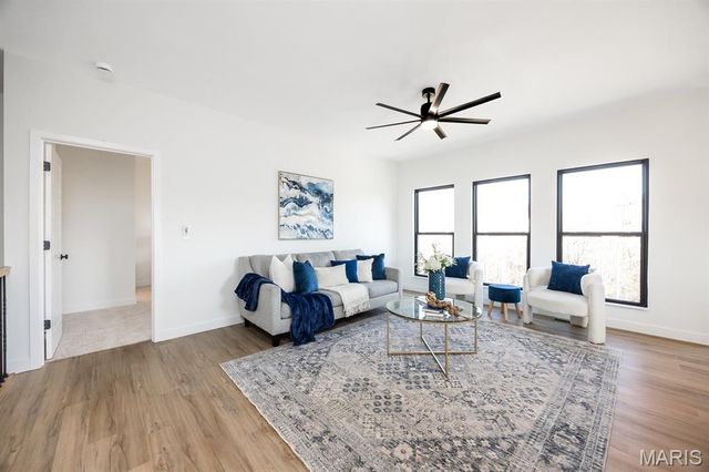 199 Grand View Hills Lane, Edwardsville, IL 62025