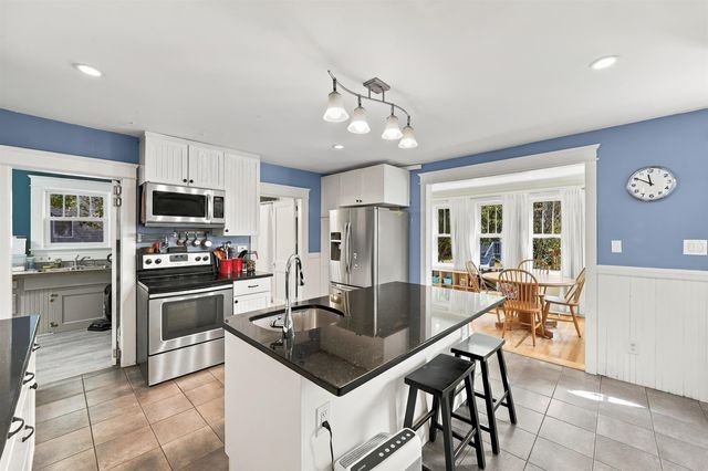 49 Fairmount Street, Nashua, NH 03064