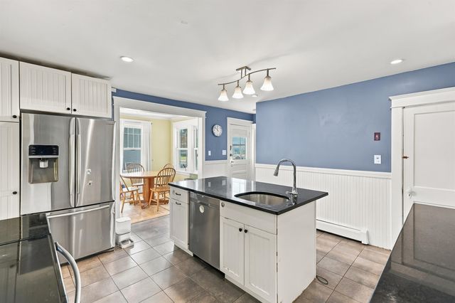 49 Fairmount Street, Nashua, NH 03064