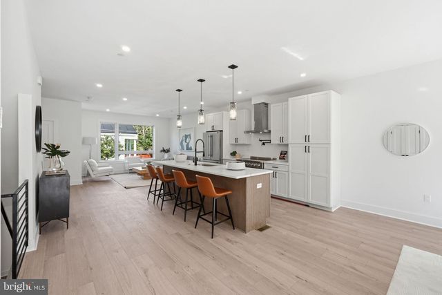 1004 50TH PL NE, Washington, DC 20019