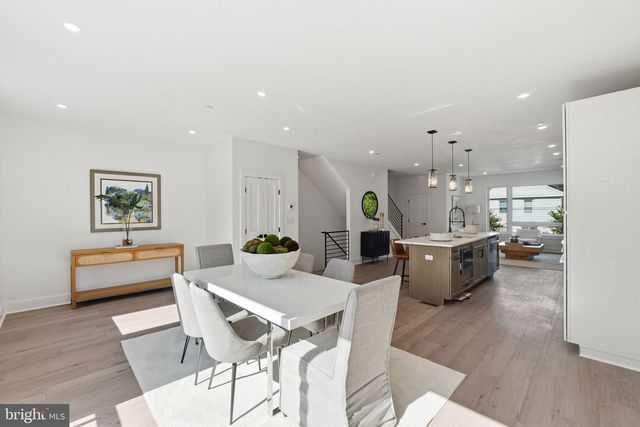 1004 50TH PL NE, Washington, DC 20019
