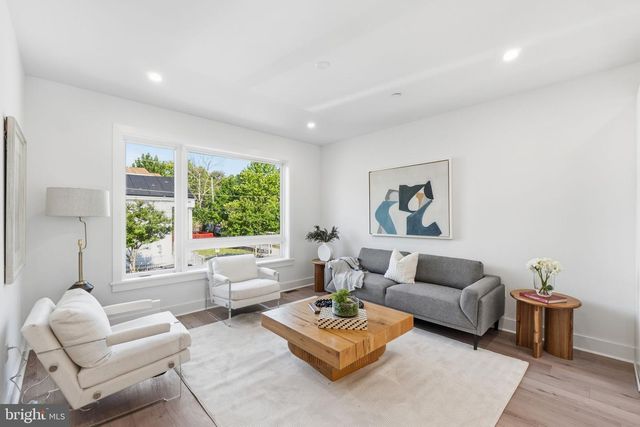 1004 50TH PL NE, Washington, DC 20019