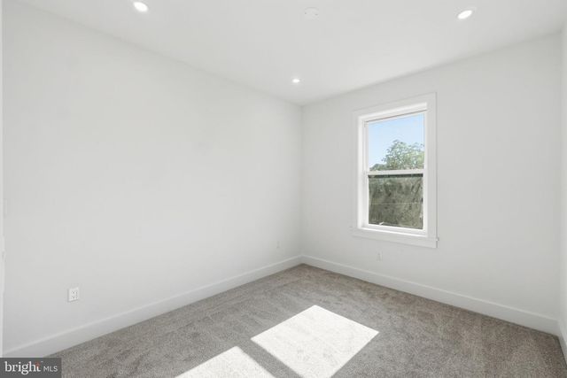 1004 50TH PL NE, Washington, DC 20019