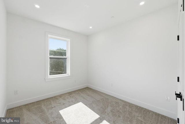 1004 50TH PL NE, Washington, DC 20019