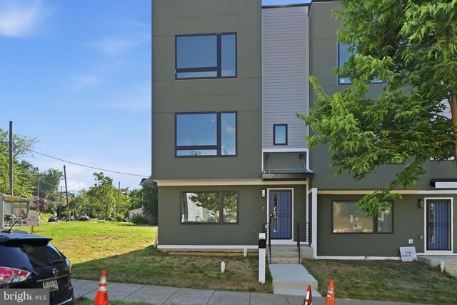 1004 50TH PL NE, Washington, DC 20019