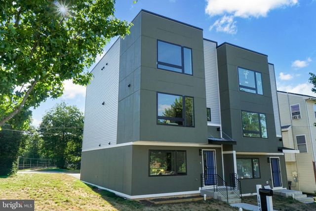 1004 50TH PL NE, Washington, DC 20019