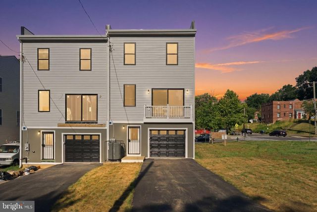 1004 50TH PL NE, Washington, DC 20019