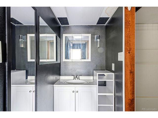 2231 S Vaughn Way 111B, Aurora, CO 80014