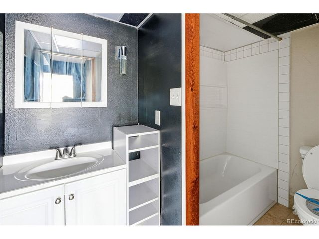 2231 S Vaughn Way 111B, Aurora, CO 80014