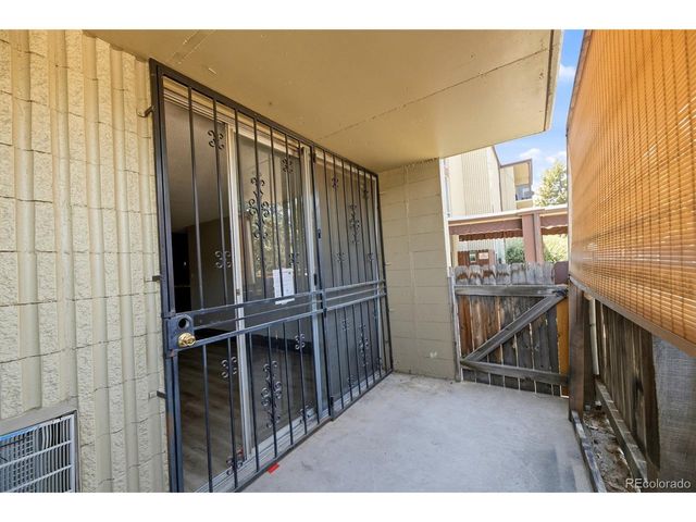 2231 S Vaughn Way 111B, Aurora, CO 80014
