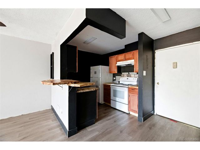 2231 S Vaughn Way 111B, Aurora, CO 80014