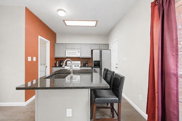 207 Kates WAY, Hutto, TX 78634