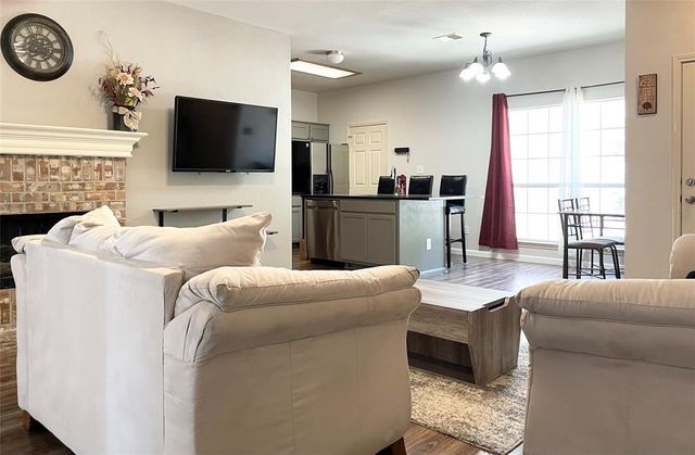 207 Kates WAY, Hutto, TX 78634