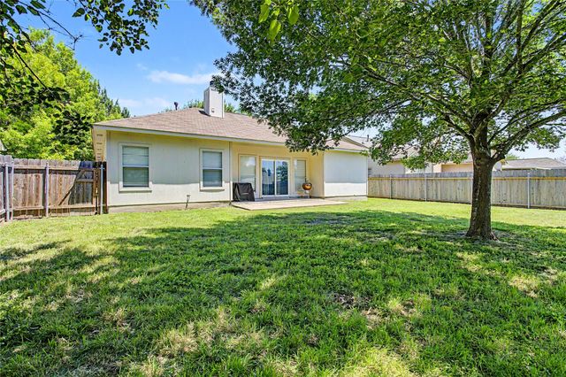 207 Kates WAY, Hutto, TX 78634