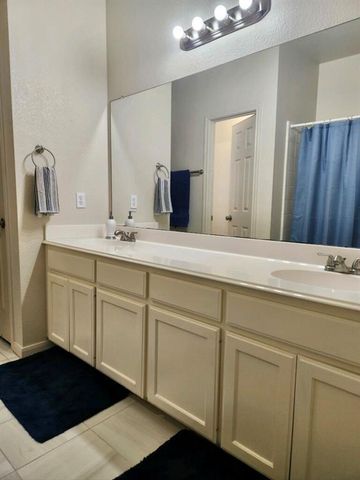 207 Kates WAY, Hutto, TX 78634