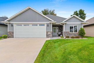 2592 FARMINGTON WAY #17, Suamico, WI 54313