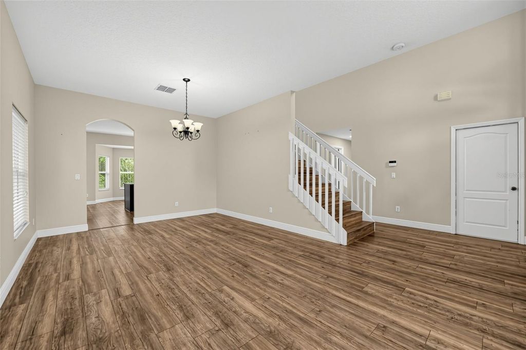 Image 2 of property listing at 10106 HIDDEN DUNES LANE, Orlando, FL 32832