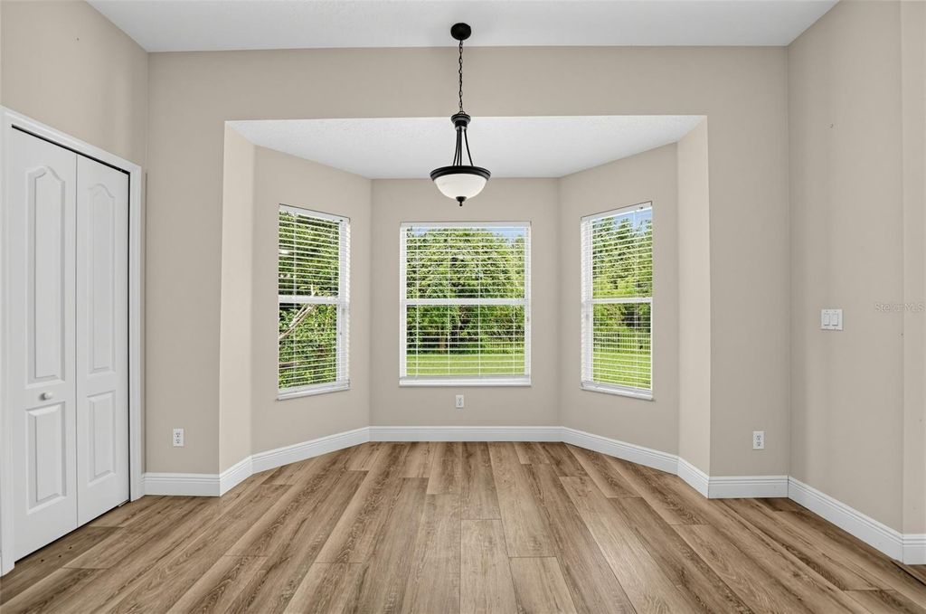 Image 11 of property listing at 10106 HIDDEN DUNES LANE, Orlando, FL 32832