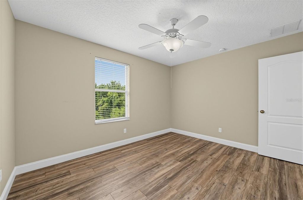 Image 20 of property listing at 10106 HIDDEN DUNES LANE, Orlando, FL 32832