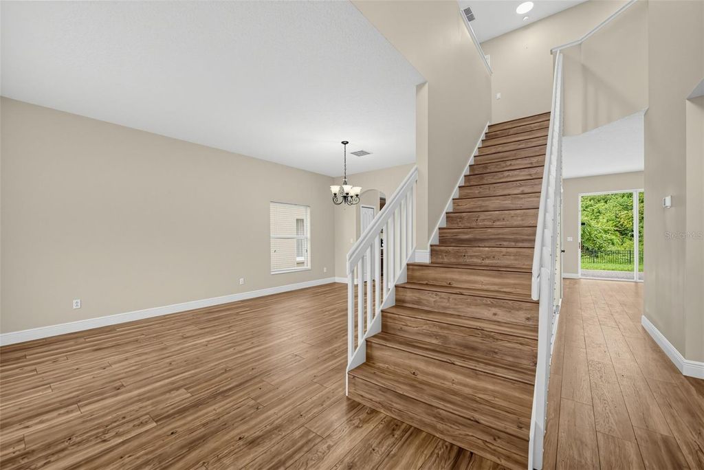 Image 3 of property listing at 10106 HIDDEN DUNES LANE, Orlando, FL 32832