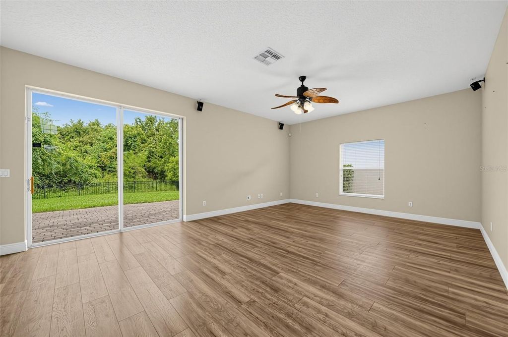 Image 5 of property listing at 10106 HIDDEN DUNES LANE, Orlando, FL 32832