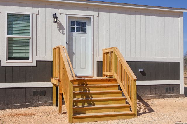 3131 sandy elm, La Vernia, TX 78121