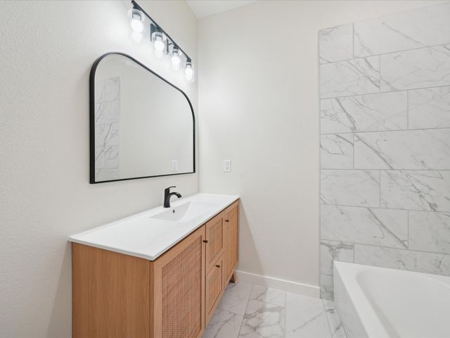 3033 Springview Avenue, Dallas, TX 75216