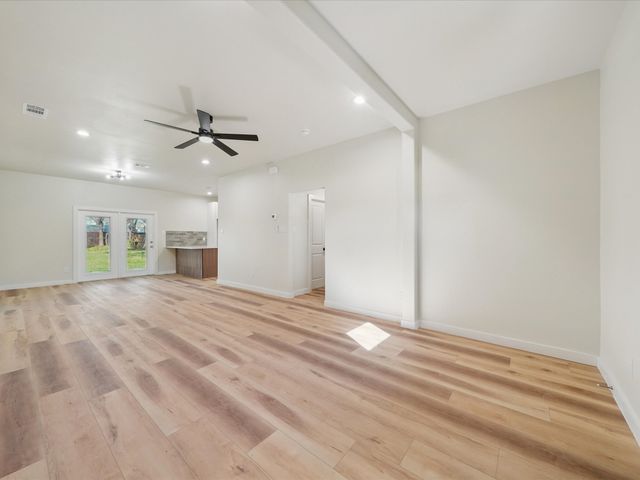 3033 Springview Avenue, Dallas, TX 75216