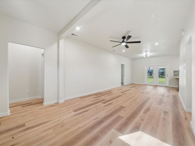 3033 Springview Avenue, Dallas, TX 75216