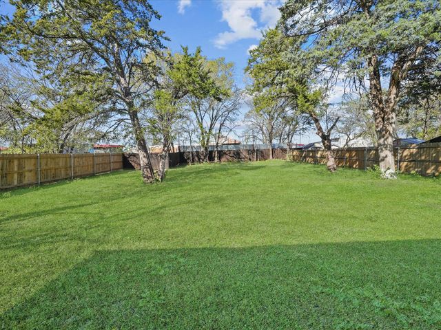 3033 Springview Avenue, Dallas, TX 75216