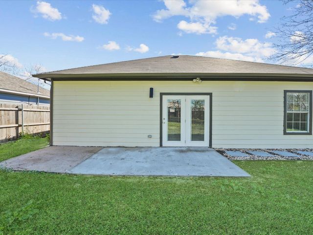 3033 Springview Avenue, Dallas, TX 75216