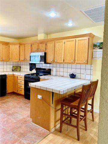18076 Vista Point Ct, Hidden Valley Lake, CA 95467