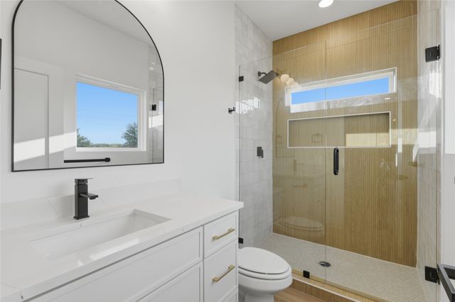 9480 Sandyland Boulevard, Dallas, TX 75217